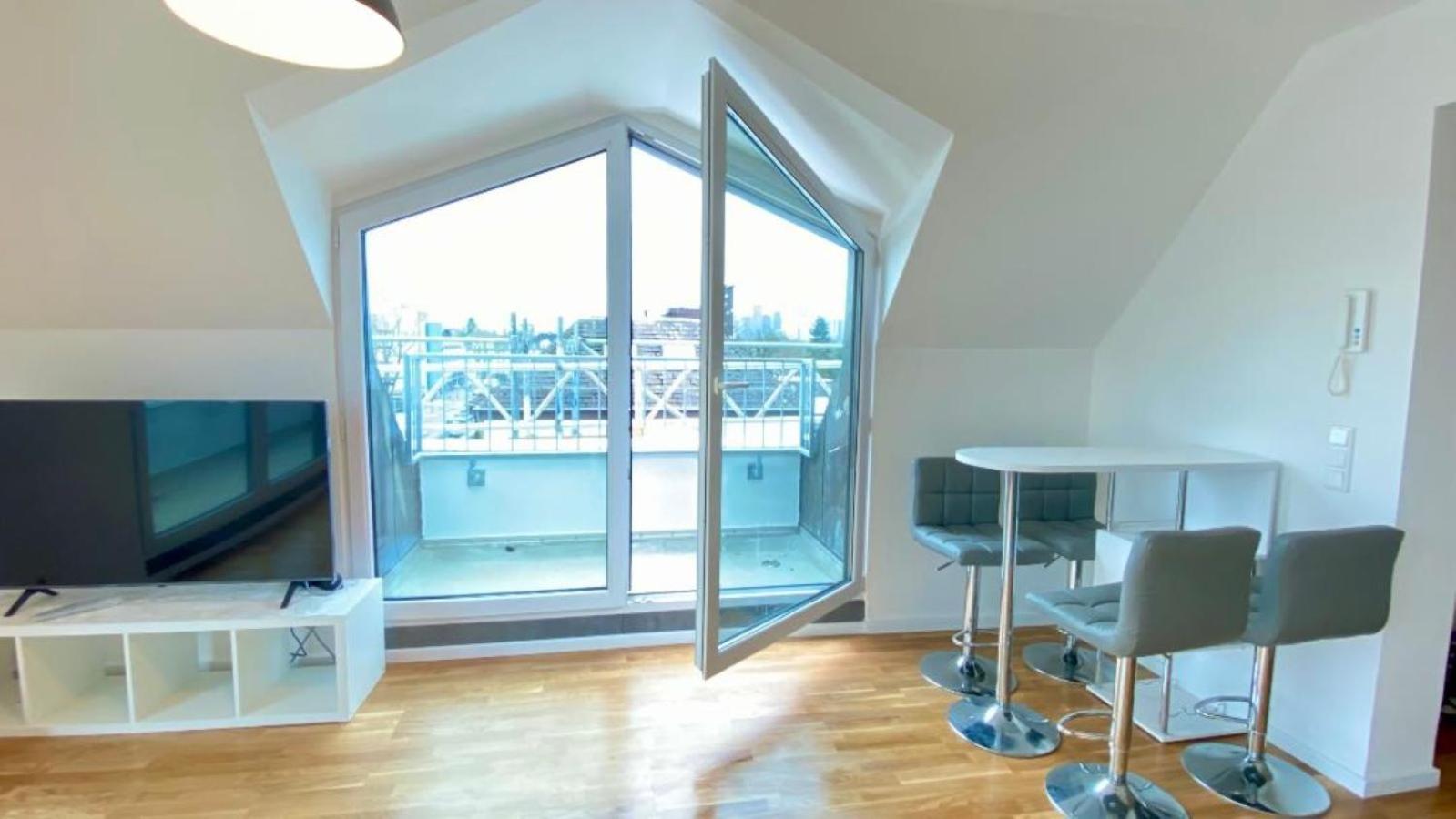 Schoenes Erwachen Im Frankfurter Penthouse Франкфурт на Майн Екстериор снимка