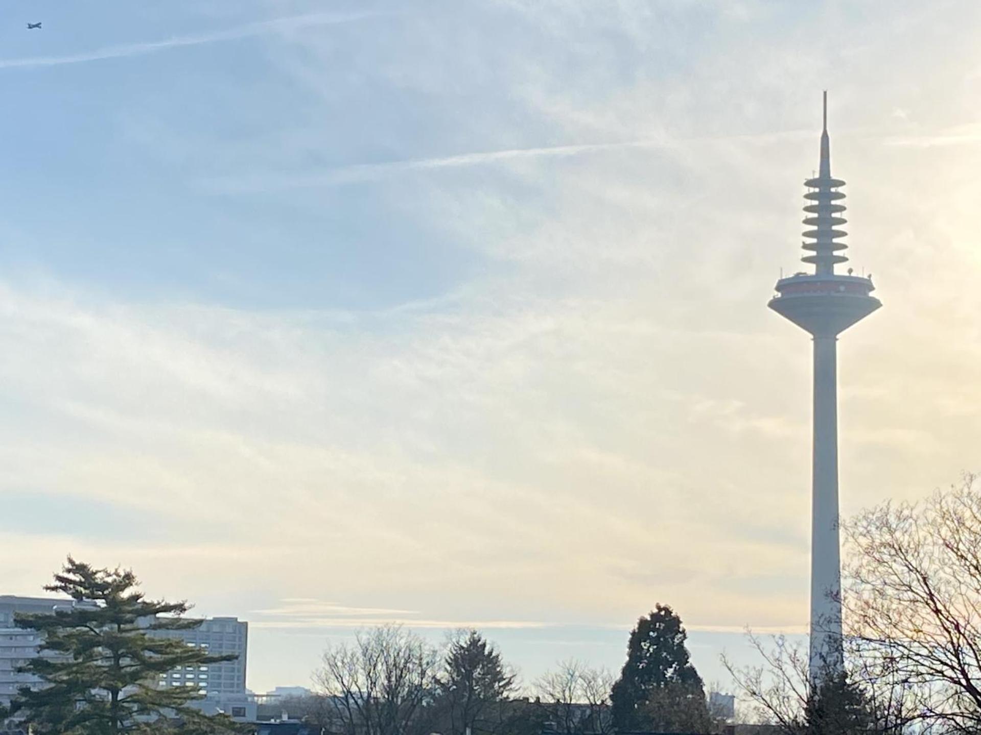Schoenes Erwachen Im Frankfurter Penthouse Франкфурт на Майн Екстериор снимка